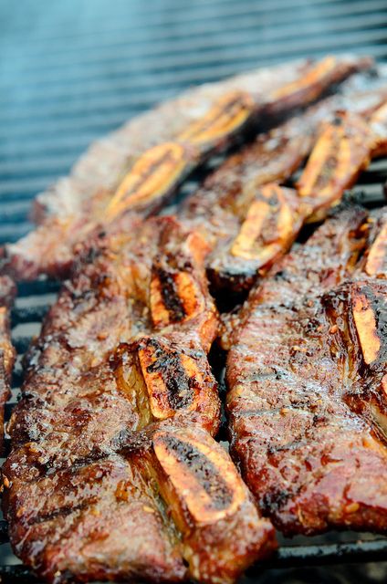 Korean beef ribs Kalbi Recipe, Recipe Korean, Beef Short Ribs, Rib Recipes, On The Grill, Slow Cooking, Beef Dishes, Short Ribs, Steak Recipes