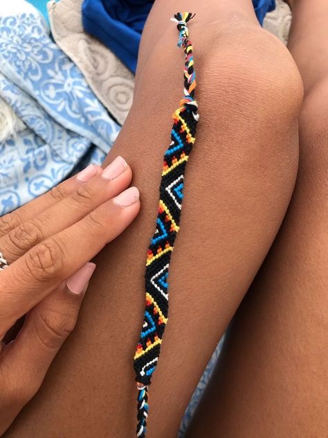 persephone fraser | every summer after Matching Bracelet Patterns, Boho Friendship Bracelets Pattern, Simple Friendship Bracelet Patterns, Threaded Bracelets, Diy Bracelets With String, String Bracelet Patterns, Bracelets Making, Braided Bracelet Diy, Friendship Bracelet Patterns Easy