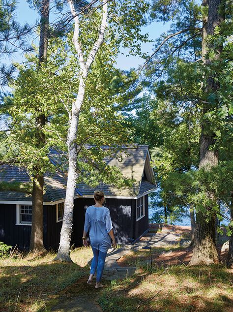 Sarah Richardson Off The Grid House, Indoor Outdoor Living House Plans, Modern Cottage Windows, Cozy Lake House, Sarah Richardson Kitchen, Sarah Richardson Home, Maine Tattoo, Massachusetts Houses, Ontario Cottages