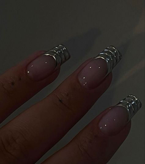 Classy Nail Extensions, Chrome French Tips, Acrylic Extensions, Chrome French, Silver Nail Designs, Vintage Nails, Nails Design With Rhinestones, Pretty Gel Nails, Liquid Metal