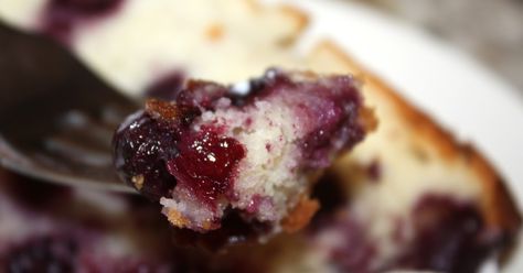 Gluten Free Blueberry Pound Cake Blueberry Mochi, Cake Almond Flour, Buckle Recipe, Blueberry Buckle Recipe, Blueberry Butter, Cake Almond, Lemon Blueberry Cake, Blueberry Buckle, Butter Mochi