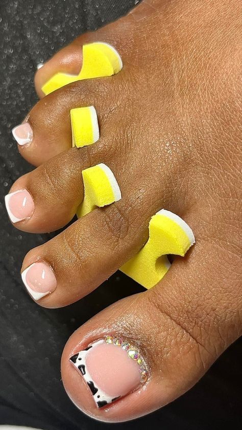 Cow Print Toe Nails, Leg Nails, Uni Nails, Pedicured Toes, Toes Ideas, French Toes, Gel Polish Designs, Nails Bling, Toenail Designs