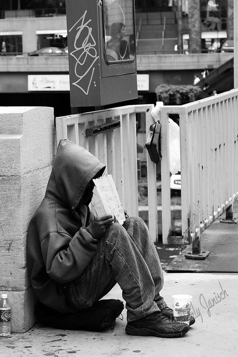 Some progress seen in solving Michigan's homelessness problem ... Homelessness Photography, American Exceptionalism, Chicago Street, Art Alevel, Matthew 25, Homeless People, Mental Health Support, Fantasy Novel, Helping The Homeless