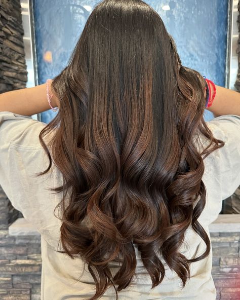 Blowdry & Curls💕👑 #cthair #hair #blowdry #blowdrybar #ctblowdry #norwalkblowdry #salondesoleilnorwalk Blowdry Curls, Blow Dry Bar, Blow Dry, Hair Styles, Hair