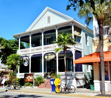 16 Best Restaurants In Key West Everyone Should Try - Florida Trippers Duvall Street Key West, Best Restaurants In Key West, Key West Florida Restaurants, Key West Restaurants, Kid Friendly Restaurants, Breakfast Places, Florida Restaurants, Florida Trip, Seafood Market