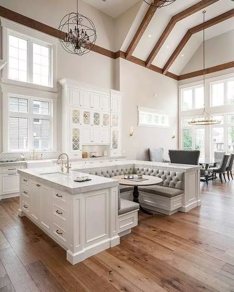 Xl Kitchen Island, Big Kitchen With Island, Double Island Kitchen Layout, Seating In Kitchen, Booth Seating In Kitchen, Clean Interior Design, Double Island Kitchen, Huge Kitchen, Booth Seating