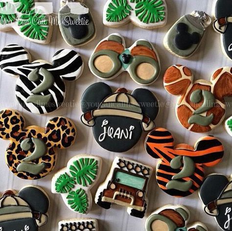 Safari Sugar Cookies, Cupcakes Minnie Mouse, Γενέθλια Mickey Mouse, Safari Birthday Party Decorations, Mickey 1st Birthdays, Safari Cookies, Fiesta Mickey Mouse, Jungle Thema, Wild Birthday Party