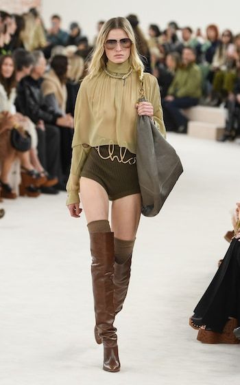 Chloe Outfit, Chloe Fashion, Fall Runway, Fashion Trend Forecast, Fashion Show Collection, Thigh High, Business Fashion, Paris Fashion, Runway Fashion