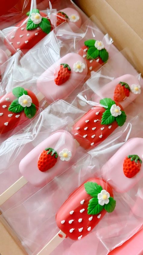 Chocolate Cakesicles, Fancy Cake Pops, Strawberry Cake Pops, Cake Pop Designs, Strawberry Treats, Icing Decorations, Strawberry Theme, Fake Bakes, Baby Birthday Themes