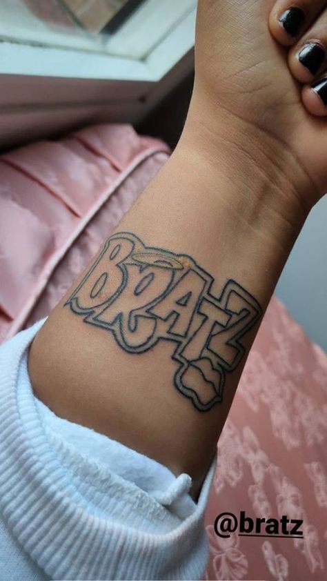 Small Dope Tattoos, Girl Thigh Tattoos, Hand Tattoos For Girls, Cute Hand Tattoos, Tattoos Mandala, Pretty Hand Tattoos, Black Girls With Tattoos, Tasteful Tattoos, Tattoos Geometric