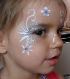 White flowers face painting Frozen Face Paint, Princess Face Painting, Fairy Face Paint, Christmas Face Painting, Frozen Face, Princess Face, Face Painting Easy, Kids Face Paint, Face Painting Designs