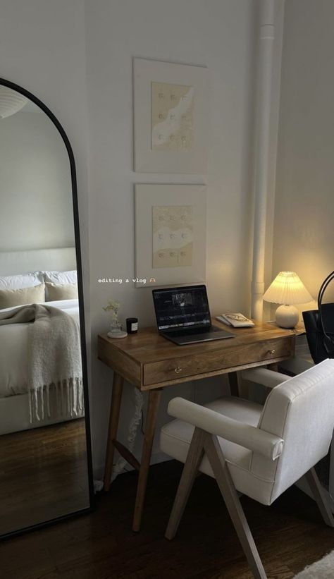 Small Apartment Office Space Living Room, Tiny Office Bedroom, Small Living Room With Desk Area, Makeup Corner In Bedroom Small Spaces, Desk In Small Bedroom, Home Office Minimalista, Cozy Reading Chair, Chair Ideas, Reading Chair