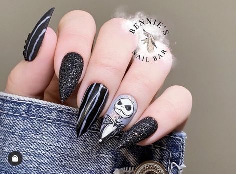 Scary Halloween Nails Design, Sally Nails, Disney Halloween Nails, Nightmare Before Christmas Nails, Holloween Nails, Sugar Nails, Halloween Acrylic Nails, Gel Polish Nail Art, Disney Nails