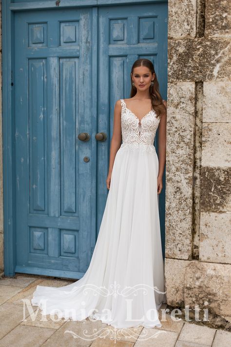 Wedding dresses catalogue - Monica Loretti Wedding Gown Preservation, Beach Wedding Gown, Pretty Wedding Dresses, Couture Wedding Gowns, Top Wedding Dresses, Dress Hairstyles, Dress Silhouette, Wedding Dress Styles, Bridal Boutique