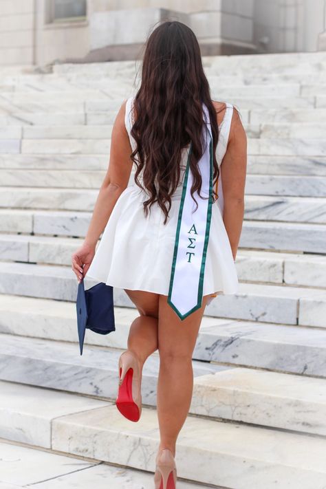 Christian Louboutin Graduation Pictures, Red Bottom Heels Graduation Pictures, Louboutin Graduation Pictures, Red Bottoms Graduation Pictures, Graduation Louboutin, Red Bottom Graduation Pictures, Graduation Manifestation, Grad Pic Outfits, White Cap And Gown