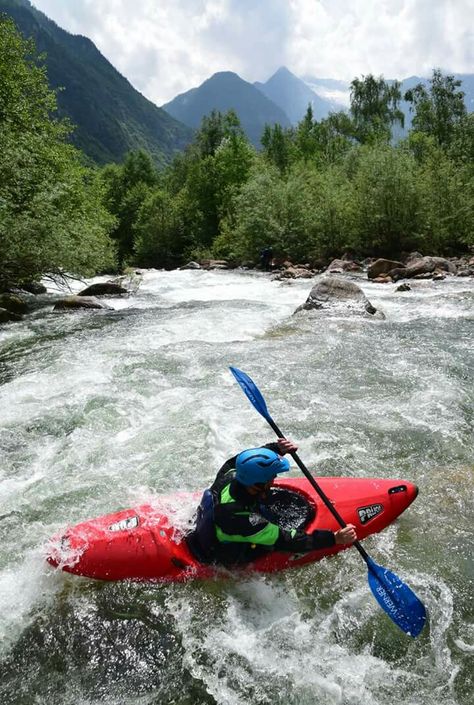 White Water Kayaking, Extreme Kayaking, Kayak Tips, Kayaking Ideas, Kayak For Beginners, White Water Kayak, Kayaking Tips, River Kayaking, Adirondack Park