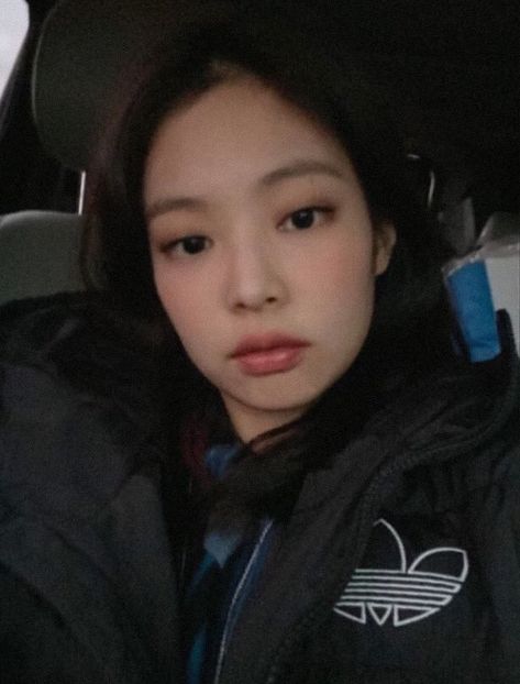 Jennie Selca, Buku Harry Potter, Blackpink Members, Jennie Ruby Jane, Jennie Kim Blackpink, Ruby Jane, Jennie Lisa, Blackpink Photos, Blackpink Fashion