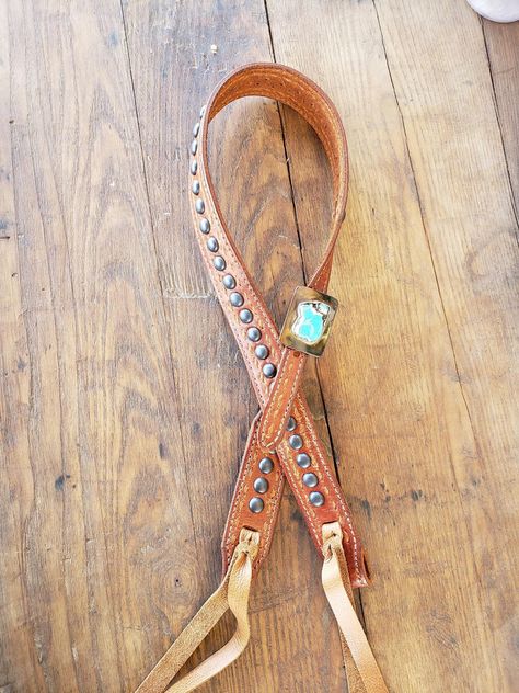 Horse Headstalls, Barrel Racing Tack Sets, Barrel Racing Tack Rodeo, Leather Horse Tack, Horse Tack Diy, Western Spurs Straps, Mounted Shooting, Western Headstall, Ranch Riding