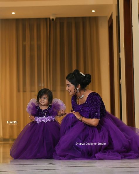 Mom And Daughter Gown, Dress For Mom And Daughter, Dress For Mom, Mom Daughter Matching Dresses, Family Dress, Daughter Dress, Petty Revenge, Anarkali Dress Pattern, Painted Bags