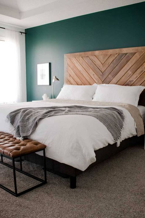 Cozy Minimalist Bedding | Green Accent Wall | Wood Headboard Moody Vibes, Green Accent Walls, Minimalist Bed, Bedroom Accent, Wooden Headboard, Accent Wall Bedroom, Green Walls, Dark Walls, Green Bedding