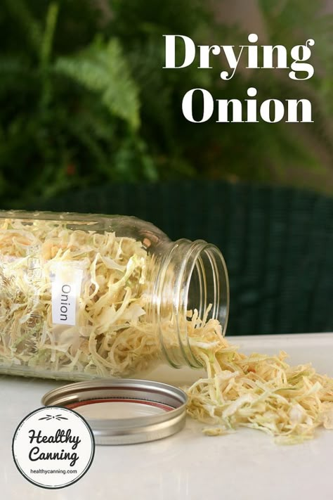 Dehydrating Onions, Dehydrate Onions, Drying Onions, Soaking Grains, Healthy Canning, Onion Benefits Health, Dehydrating Food Storage, Dehydrated Vegetables, Canning Jam