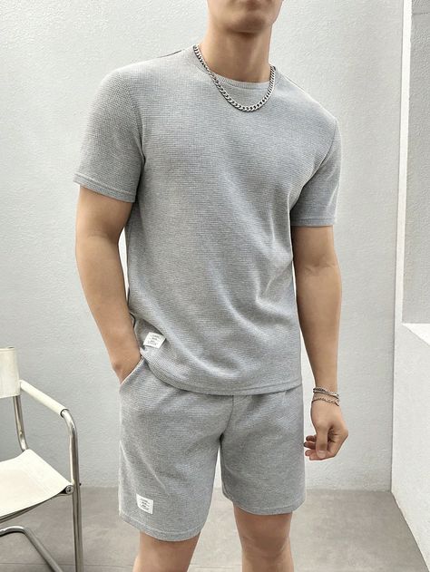 Gris Claro  Collar manga corta  Letras Sets Pijama Embellished Elástico Ligero  Loungewear para Hombre Mens Sleepwear Shorts, Men’s Loungewear, Mens Pajamas Aesthetic, Lounge Wear Aesthetic, Loungewear Aesthetic, Lounge Wear Men, Pajamas Aesthetic, Men Loungewear, Shein Men