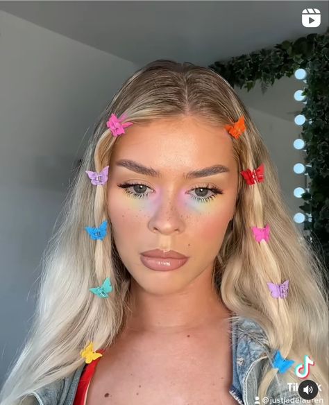 Pride Outfits Women Festival, Baddie Pride Outfit Ideas, Pride Hair Ideas, Pride Parade Outfit Ideas Women, Subtle Pride Outfit, Pride Festival Outfit Ideas, Pride Hairstyles, Pride Fits, Pride Hair