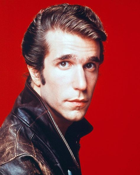 The Fonz won an Emmy! Henry Winkler congratulations!!! #Fonzie Fab-A-Mundo” Fonzie Happy Days, Erin Moran, Michael Rapaport, The Fonz, Bass Fishing Shirts, Circus Characters, Classic Portraits, Three's Company, Classic Television