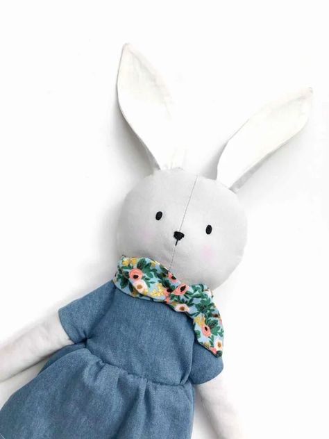 Simple Bunny Sewing Pattern (Free Template) - Mindy Makes Free Bunny Sewing Pattern Stuffed Toys, Sew Bunny Pattern Free, Sewing Bunny Pattern Free, Doll Sewing Patterns Free Templates, Fabric Dolls Patterns Free, Bunny Pattern Sewing Free, Rabbit Doll Pattern Free, Bunny Doll Pattern Free, Rabbit Sewing Pattern Free