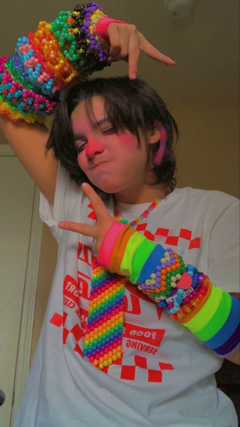 kandi kid. kandi. color. colorful. tiktok. alternative. clown Kandi Core Outfit, Kandi Kid Aesthetic, Kandi Kid Outfit, Kandi Outfits, Kandi Clothes, Clown Kandi, Kandi Aesthetic, Kandi Core, Scenecore Kandi