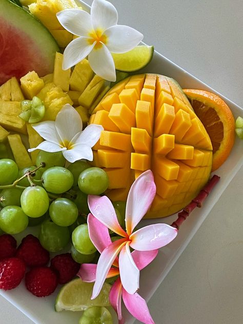 #fruit #fruitsbasket #flowers #pretty #aesthetic #fresh Fresh Fruit Aesthetic, Summer Aesthetic Fruit, Frutas Aesthetic, Fruit Beach Aesthetic, Tropical Fruit Aesthetic, Hawaii Fruit, Fruit On The Beach Aesthetic, Tropical Island Aesthetic Food, Hawaii Fruit Aesthetic