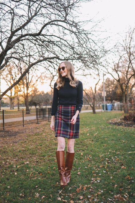 Scottish Skirt Outfit, Brown Riding Boots Outfit, Tartan Skirt Outfit, Scottish Skirt, Talbots Outfits, Riding Boot Outfits, Preppy Winter Outfits, Tartan Clothing, Kelly In The City