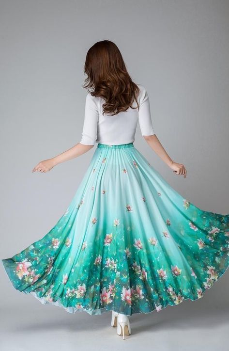 Flowered Skirt Outfit, Skirt Chiffon, Long Green Dress, Long Skirt Fashion, Chiffon Maxi Skirt, Skirts Long, Long Dress Design, Party Rock, Indian Gowns Dresses