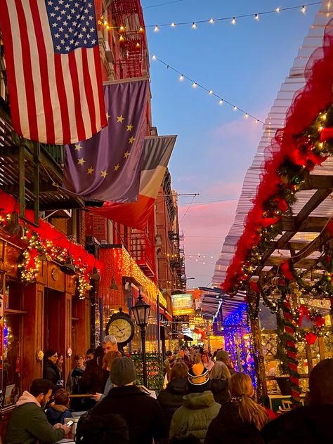 New York Little Italy, Sunset Photo Ideas, Little Italy Nyc, Little Italy New York, Band Trip, San Gennaro, New York Vibes, Art Final, City Sunset