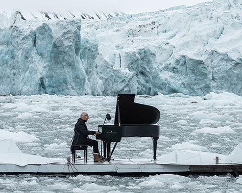 ludovico einaudi orchestrates floating performance in the arctic ocean for greenpeace Save The Arctic, Glaciers Melting, Ludovico Einaudi, Khatia Buniatishvili, Piano Learn, Best Video Ever, Floating Platform, Music Learning, Arctic Ocean