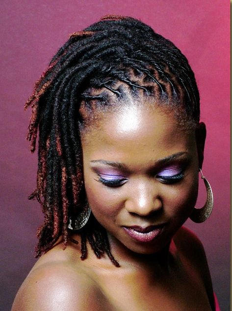 Short Dreadlocks, Dreadlocks Hairstyles, Short Locs Hairstyles, American Hairstyles, Dreadlock Styles, Dreads Styles, Pelo Afro, Dread Hairstyles, Dreadlock Hairstyles