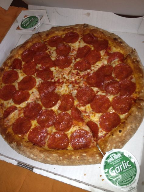 Pizza Breadsticks, Papa John, Road Trip Food, Papa Johns, Pizza Delivery, Delicious Pizza, Food Goals, Breadsticks, Unhealthy Food