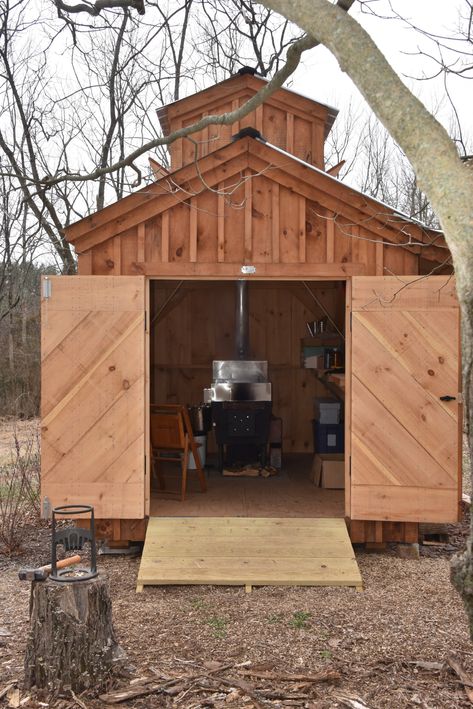 Maple Syrup Shack, Sugar Shack Ideas, Sugar Shack Plans, Sawmill Projects, Diy Maple Syrup, Shack House, Maple Sugaring, Sugar Bush, Homestead Ideas