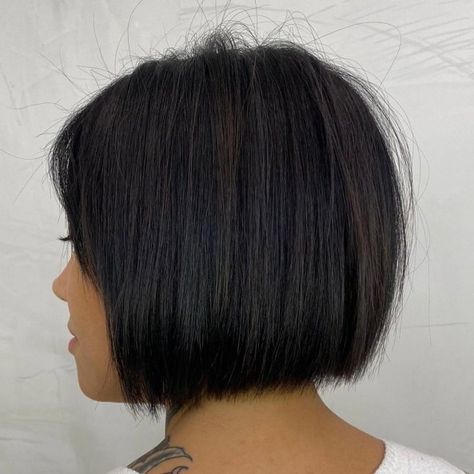 Jaw Length Bob With Bangs, Jaw Length Hair, Jaw Length Bob, Razor Bob, Ginger Bob, Kim Hair, Black Bob Hairstyles, Bob Haircut Ideas, Funky Hair