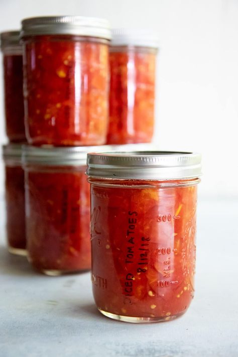 Canning diced tomatoes are the perfect canning project for beginners, and a super-versatile ingredient. Learn how to can tomatoes step-by-step! Bread And Butter Pickles Canning, Sweet Pickle Recipe, Easy Canning Recipes, Can Tomatoes, Canning Tomatoes Recipes, Bread And Butter Pickles, Can Diced Tomatoes, Canning Salsa, Butter Pickles