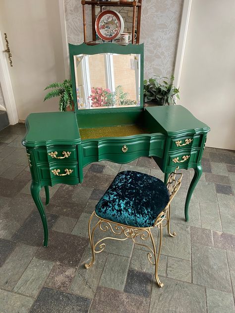 The years can play a toll on vintage furniture. With a refreshed look this beauty is ready for several more decades of life! Vintage Bedroom Vanity, Vintage Vanity Makeover, Antique Makeup Vanities, Room Ideas Aesthetic Vintage, Vintage Makeup Vanities, Vanity Table Vintage, French Vanity, Vanity Inspiration, Vanity Seat