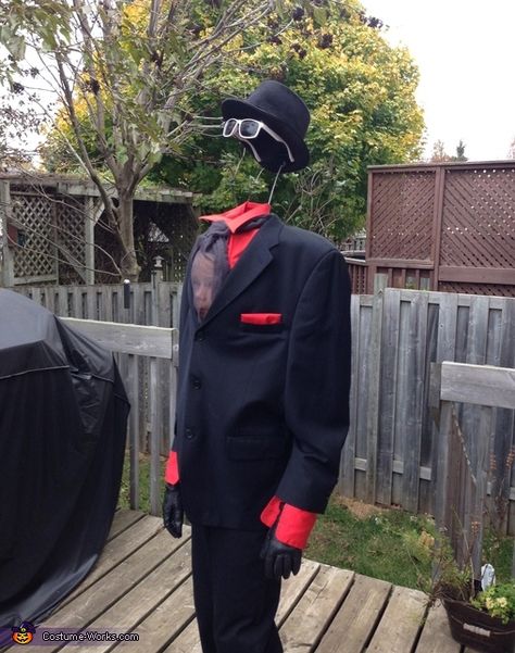 Invisible Man DIY Costume https://twitter.com/ManMentality Invisible Man Costume, Illusion Costumes, 2015 Halloween Costumes, Clever Costumes, Costume Works, Diy Kostüm, Scary Halloween Costumes, Invisible Man, Diy For Men