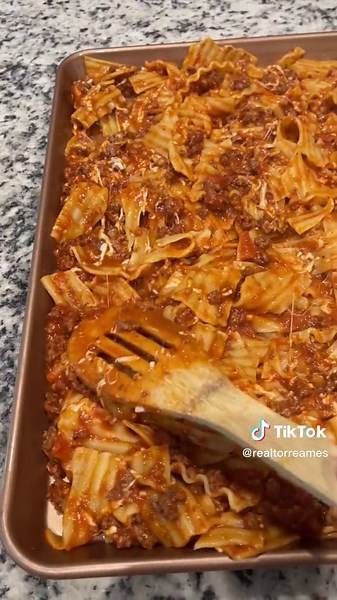 Giada Crispy Sheet Pan Lasagna, Sheet Pan Lasagna, Pan Lasagna, Beef Dishes, Yahoo Search, Kazan, Sheet Pan, Lasagna, Pasta