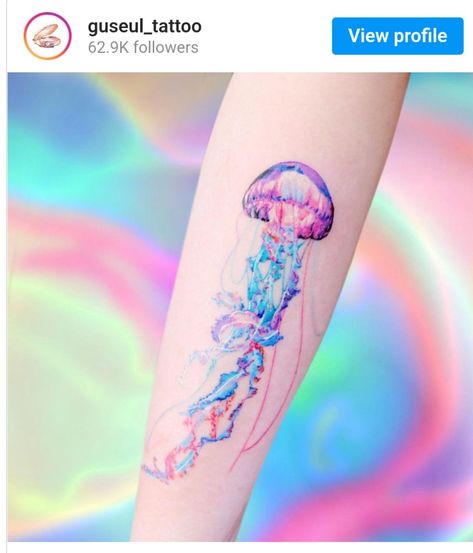 Tattoo Between Breast, Marine Life Art, Around Arm Tattoo, Dinosaur Tattoos, Sea Tattoo, Jellyfish Tattoo, Ocean Tattoos, Medusa Tattoo, Tatuaje A Color