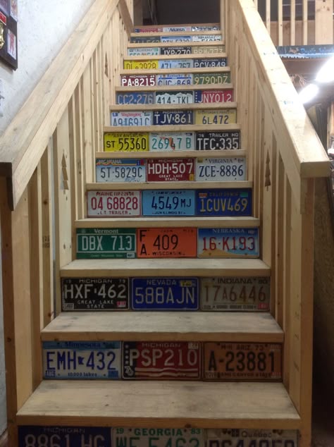 Repurposed old license plates add color and interest to steps License Plate Decor, License Plate Crafts, Old License Plates, Licence Plates, License Plate Art, Car Part Furniture, Automotive Furniture, Car Furniture, Funky Junk Interiors