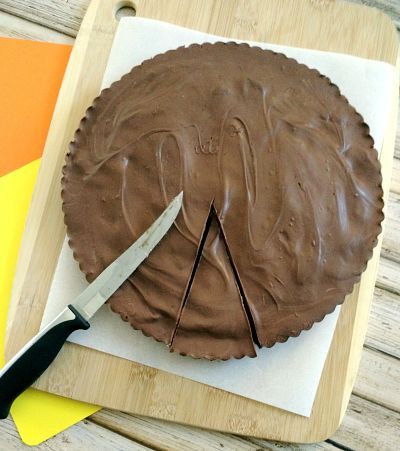 Giant Peanut Butter Cup Final 1 Homade Reeses Peanut Butter Cups, Large Reeses Peanut Butter Cup Recipe, Giant Peanut Butter Cup, Resses Peanut Butter Cups, Homemade Reeses Cups, Reeses Peanut Butter Cup Recipe, Homemade Reeses, Easy Christmas Candy Recipes, Easy Fudge