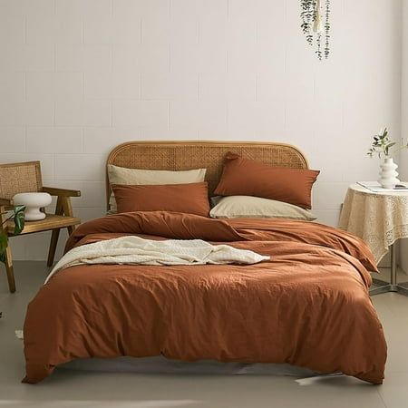 Rust bedding decor