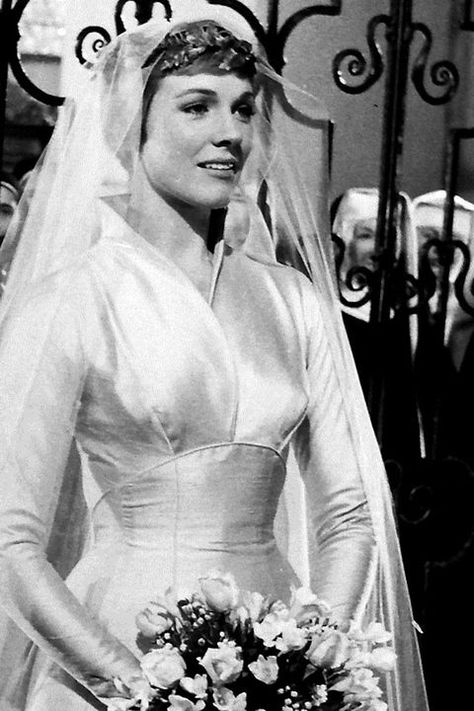 image Movie Wedding Dresses, Sound Of Music Movie, Helen Rose, Wedding Dress Costume, How To Dress For A Wedding, Iconic Weddings, The Sound Of Music, Wedding Movies, Julie Andrews