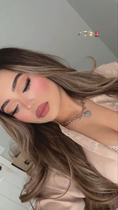 Glam Makeup Look, Cute Makeup Looks, Glamour Makeup, Eye Lashes, Hair Inspo Color, Double Take, Light Hair, Glam Makeup, Girls Makeup