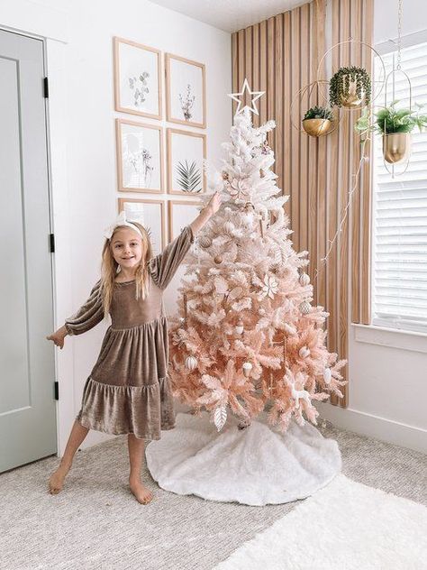 Ombre Christmas Tree, Faux Fur Tree Skirt, Fur Tree, Gold Christmas Ornaments, Matching Family Christmas Pajamas, Rose Gold Christmas, Red Ornaments, Pink Christmas Tree, Mommy Blog